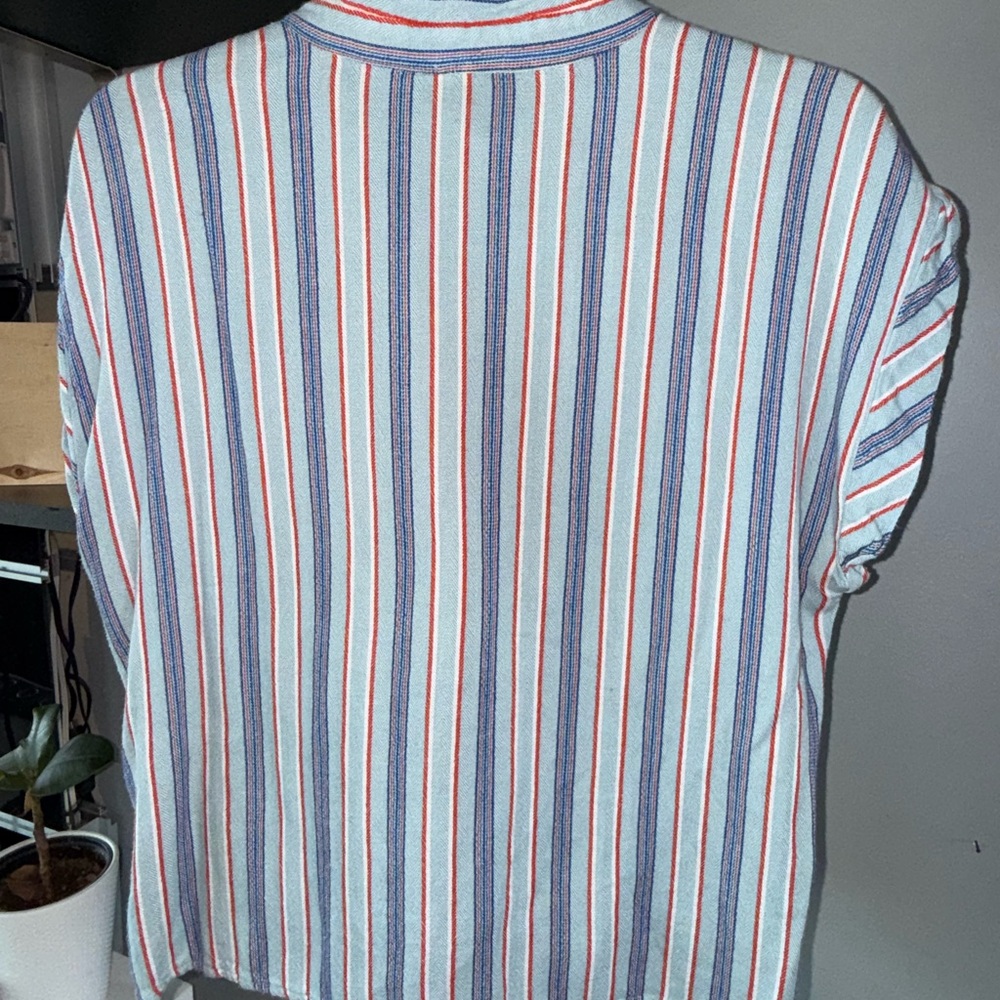 Harper Light Blue & Red button up - Picture 2 of 6